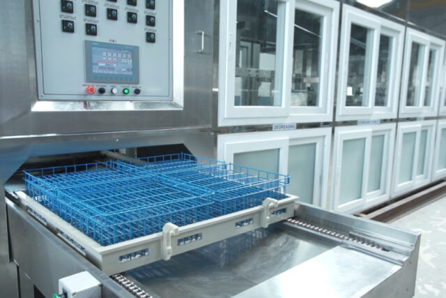 ultrasonic cleaning in mobile phone manufacturing